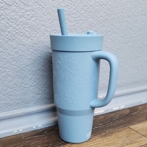 RETIRED Silipint 32 oz Straw Humbler Embossed Snowflake Ice Blue Tumbler
